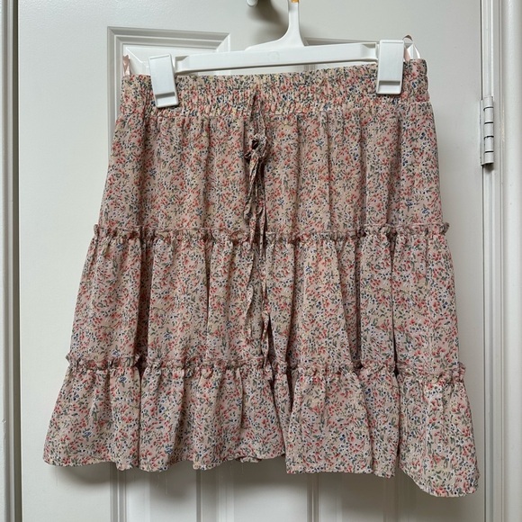 She + Sky Floral Ruffled Mini Skirt size medium - Picture 1 of 3